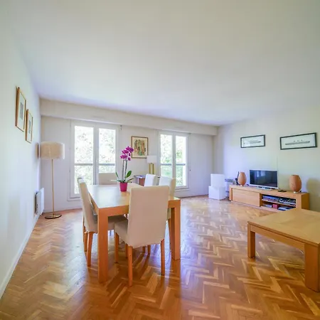 Centre Avec Parking 4 P * تور