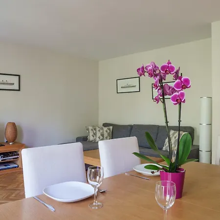 Centre Avec Parking 4 P شقة تور