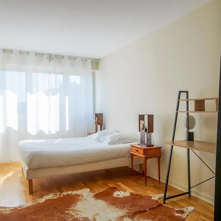 Centre Avec Parking 4 P *