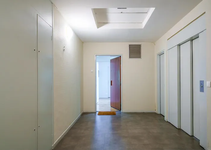 Centre Avec Parking 4 P טור