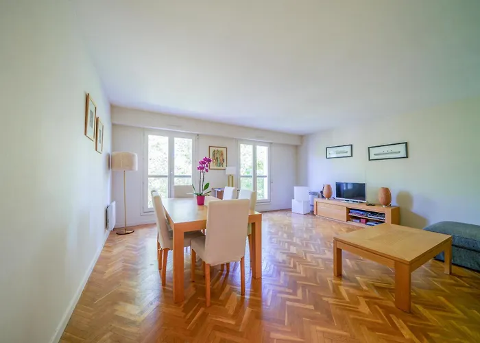 Centre Avec Parking 4 P * טור