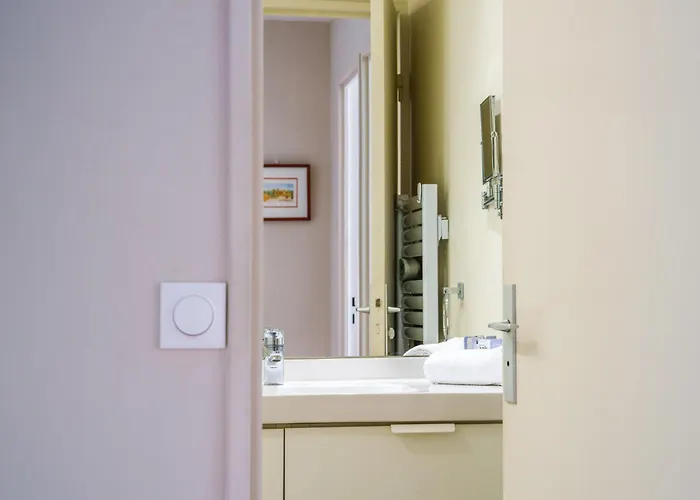 Apartment Centre Avec Parking 4 P Tours