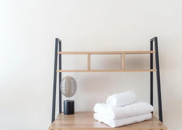 Centre Avec Parking 4 P טור