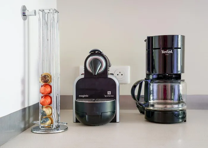 Apartment Centre Avec Parking 4 P *